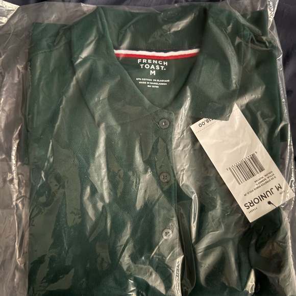 Medium Junior sized Green polo - Picture 1 of 1